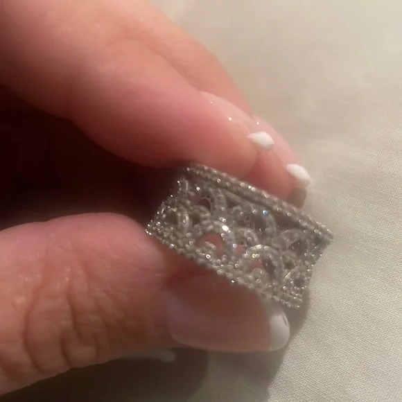 Beautiful silver ring - Picture 1 of 3